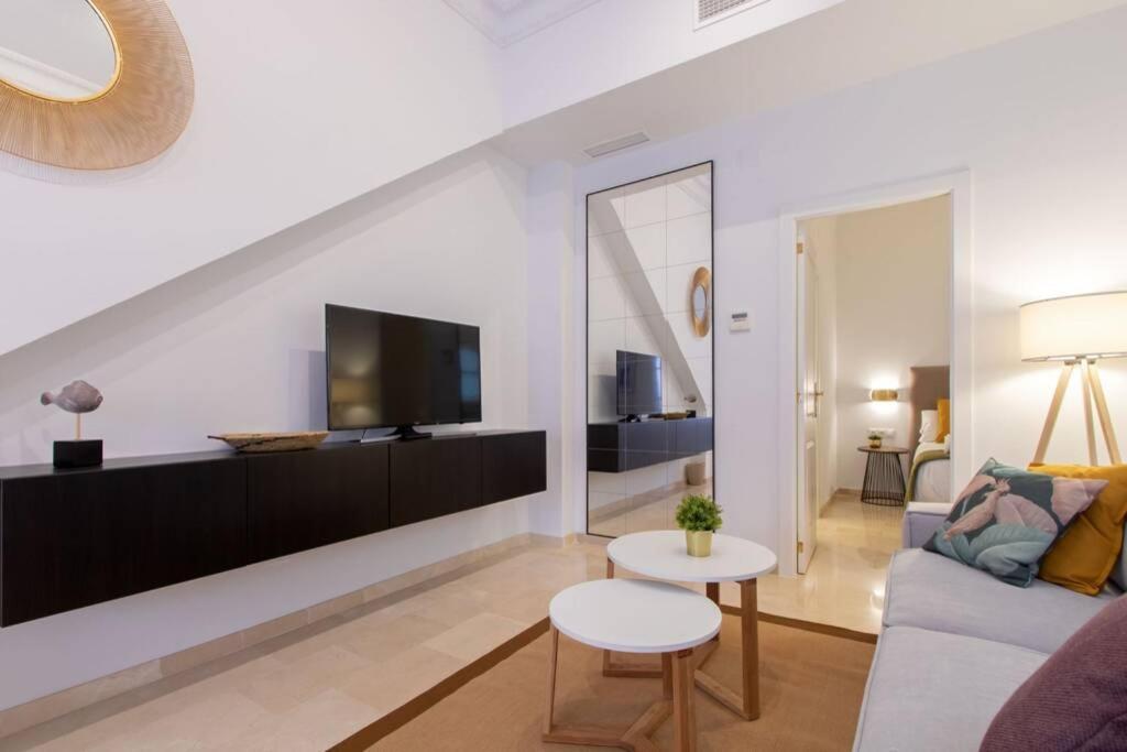 Mumu Luxury Suite Lirio Sevilla Exterior foto